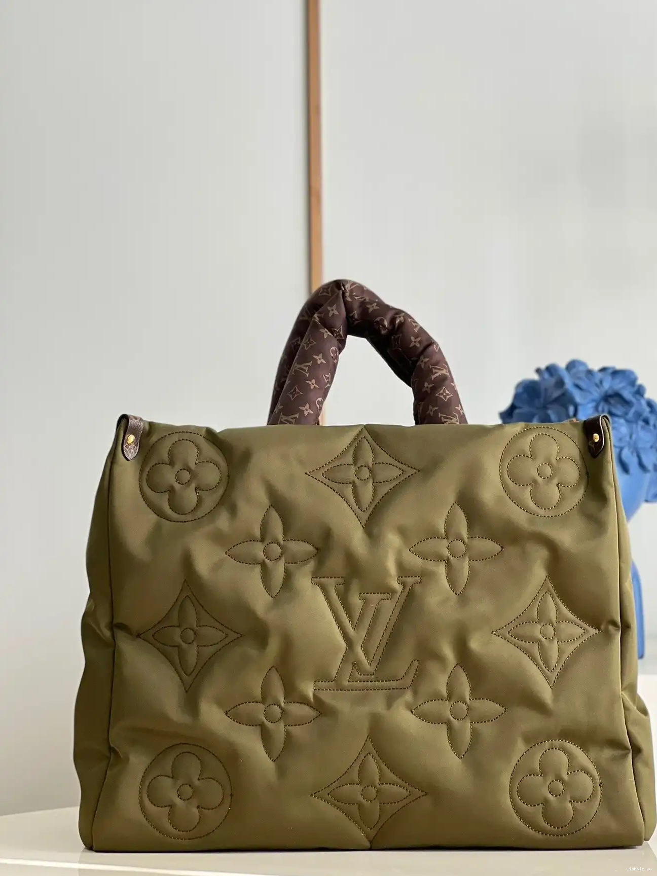 WIS GM LOUIS VUITTON ONTHEGO 0422